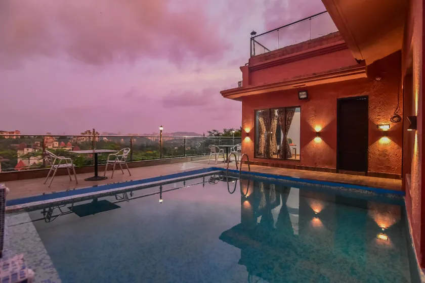 Luxury Villa 104 - Image 1