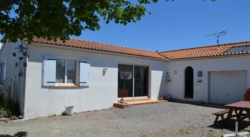 NOIRMOUTIER : LOCATION DE VACANCES POUR 8 PERSONNES À BARBÂTRE - Image 1