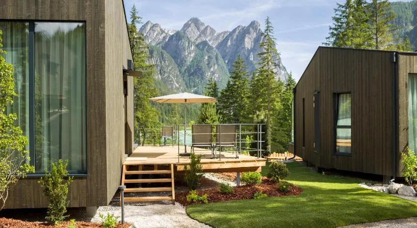 Skyview Chalets am Camping Toblacher See - Image 1