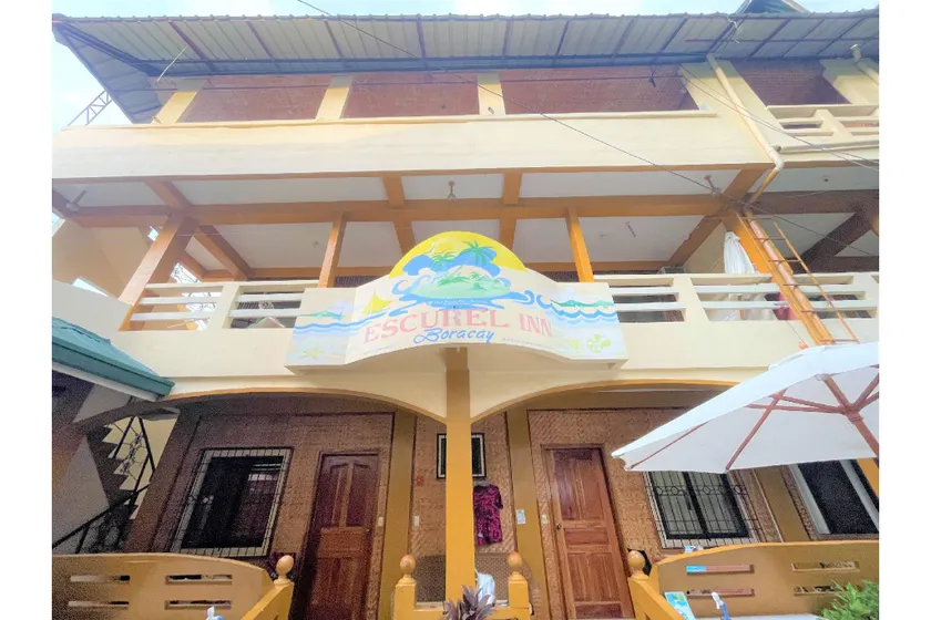 OYO 876 Escurel Inn Boracay - Image 1