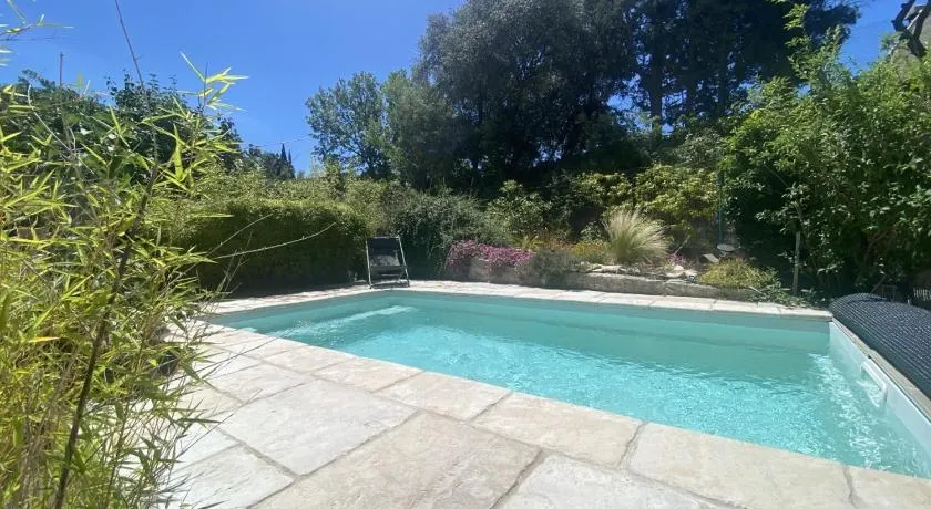 La suite de charme du Mas de la Fontaine de Jonquier avec SPA privatif - Image 1