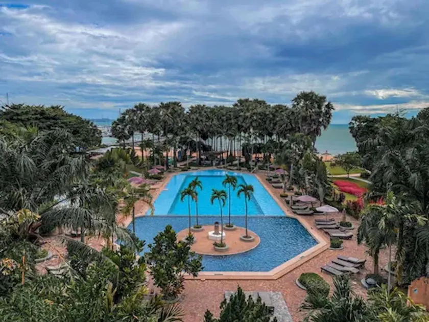 Botany Beach Resort Pattaya - Image 1