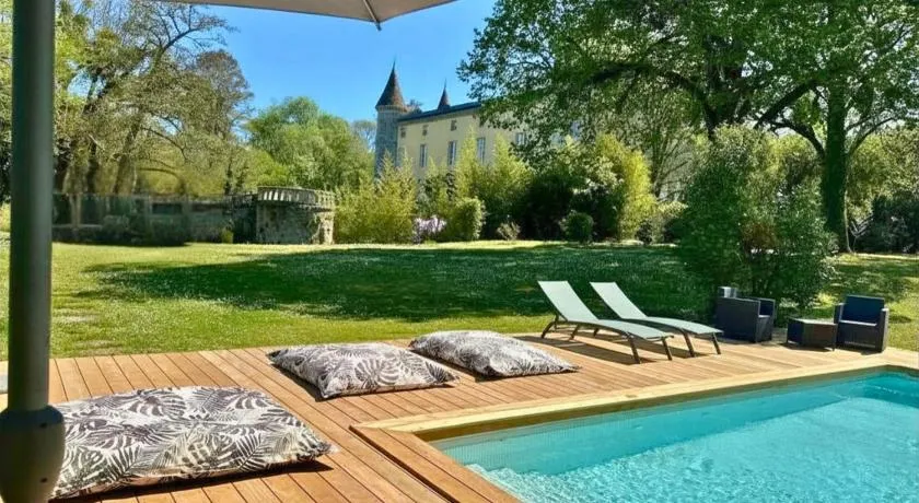 Château avec Piscine aux portes de Bordeaux - Parc arboré & Chambres élégantes - Image 1