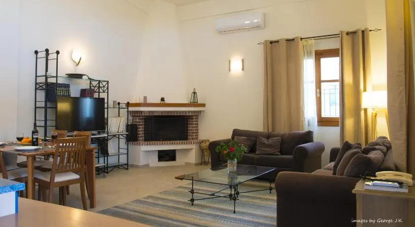 Maisonette House Minos - Image 1