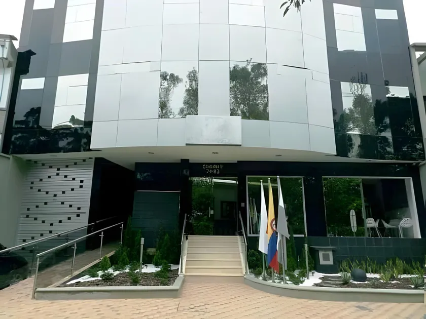 Hotel Bolivariana Plaza Medellin - Image 1