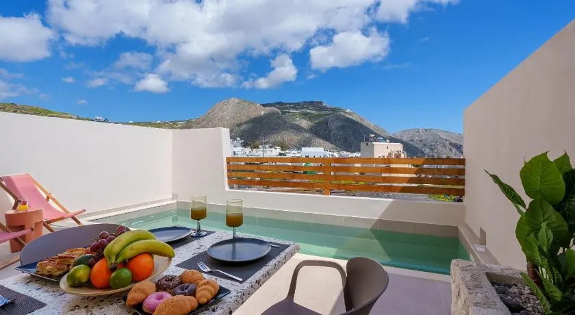 Sugarwhite Suites with Private not Heated Pool - Image 1