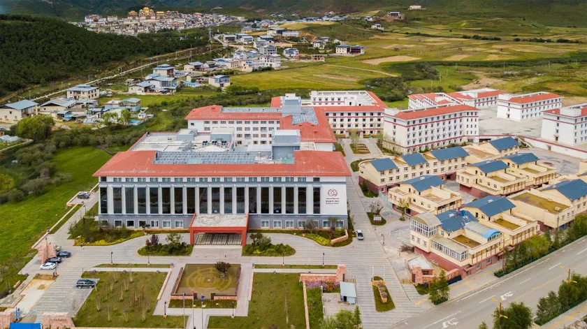 Tanshan Hotel - Image 1