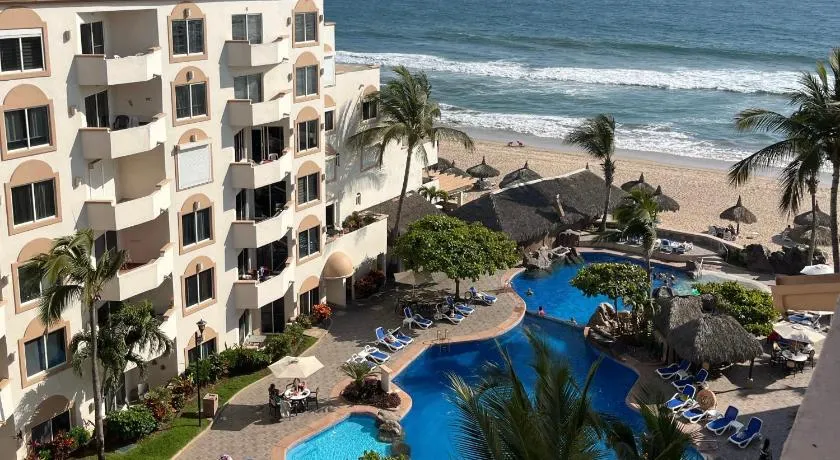 Costa Bonita Mazatlán Departamento pie de playa Beach Resort - Image 1
