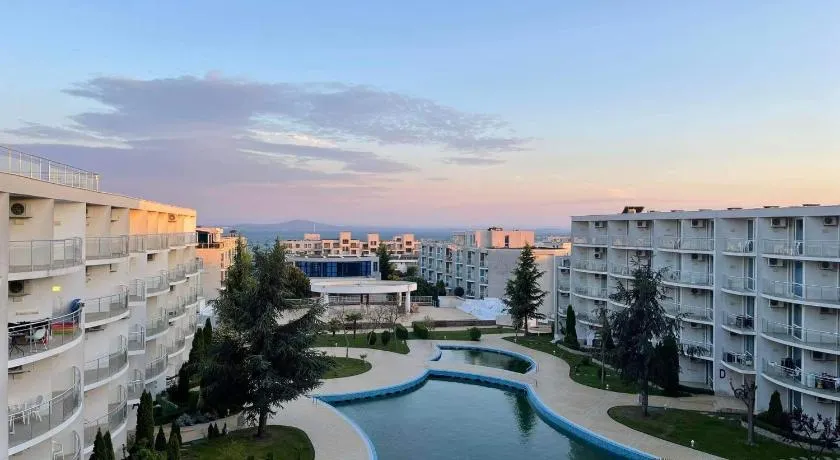 Blue Horizon Sarafovo - Image 1
