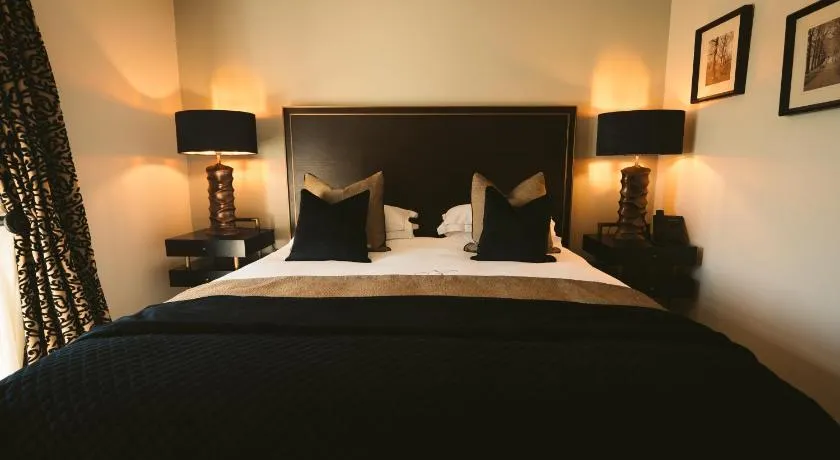 Keenans Boutique Hotel - Image 1