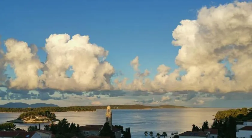 All About the Sea - Riviera House near the center of Hvar - Image 1
