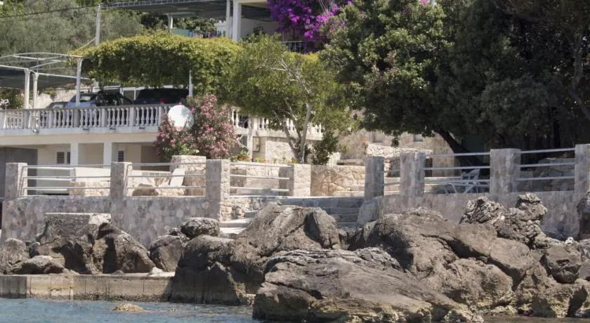 "Azzurra Apartments - Image 1