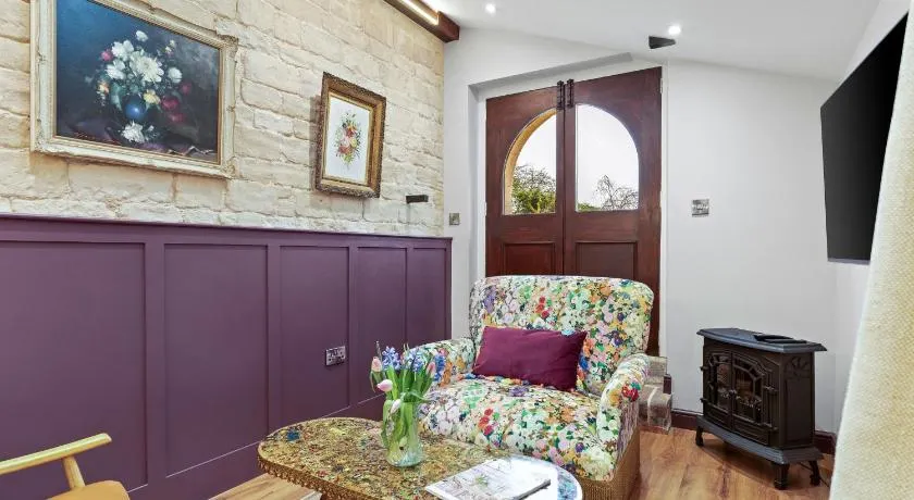 Copper Beech Cottage - Image 1