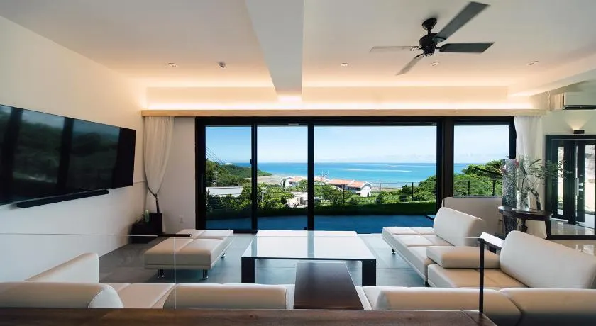 Villa CHINENBLUE 日常を忘れコバルトブルーの海と過ごす究極の休日 - Image 1