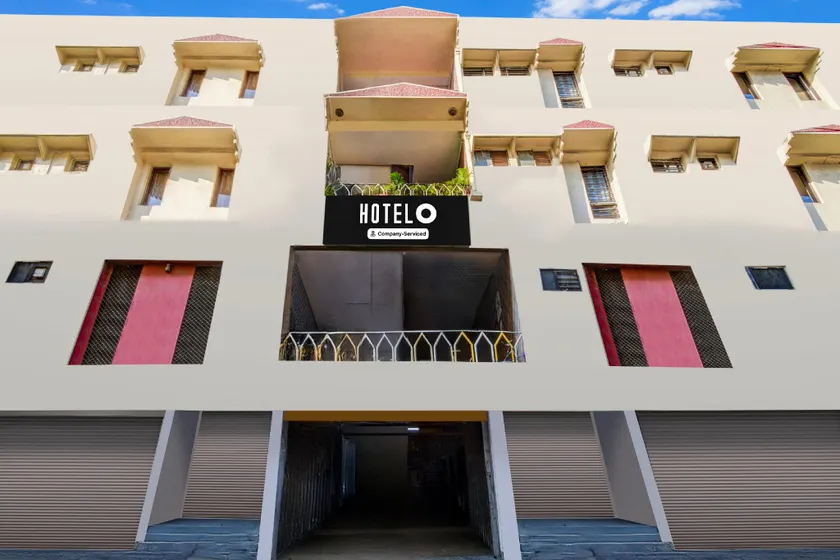 Hotel O Paradise Circle - Image 1