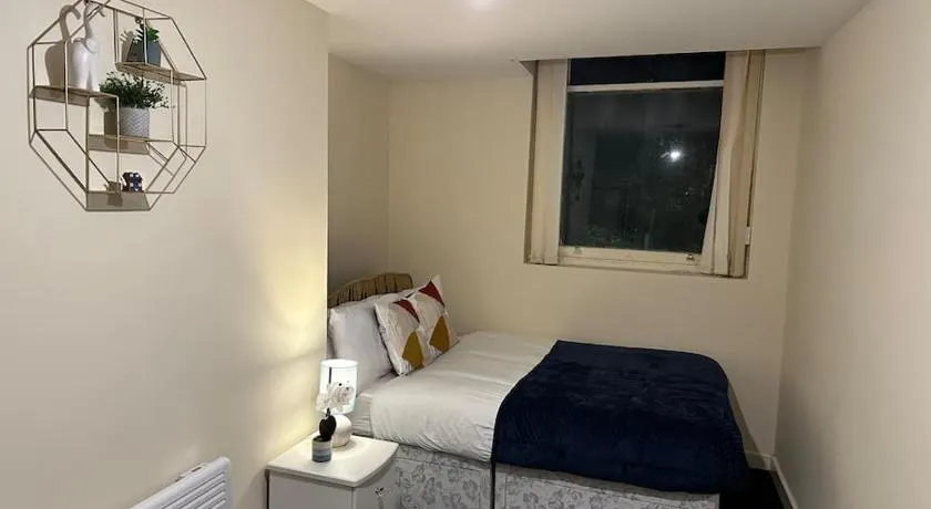 Airrose two bed apartment - Image 1
