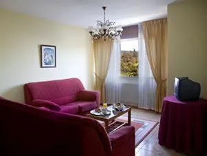 Hotel Millan - Image 1
