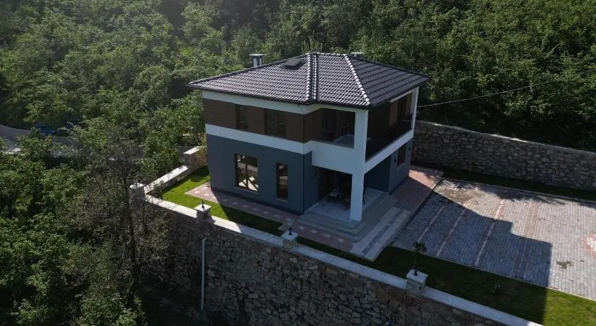 Villa saklı bahçe - Image 1