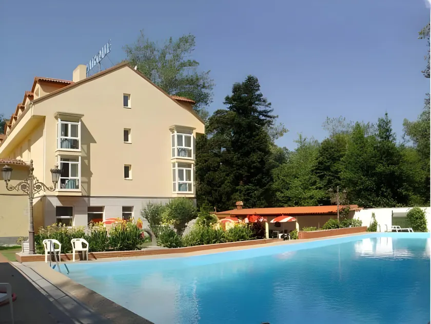 Hotel Balneario De Alceda - Image 1