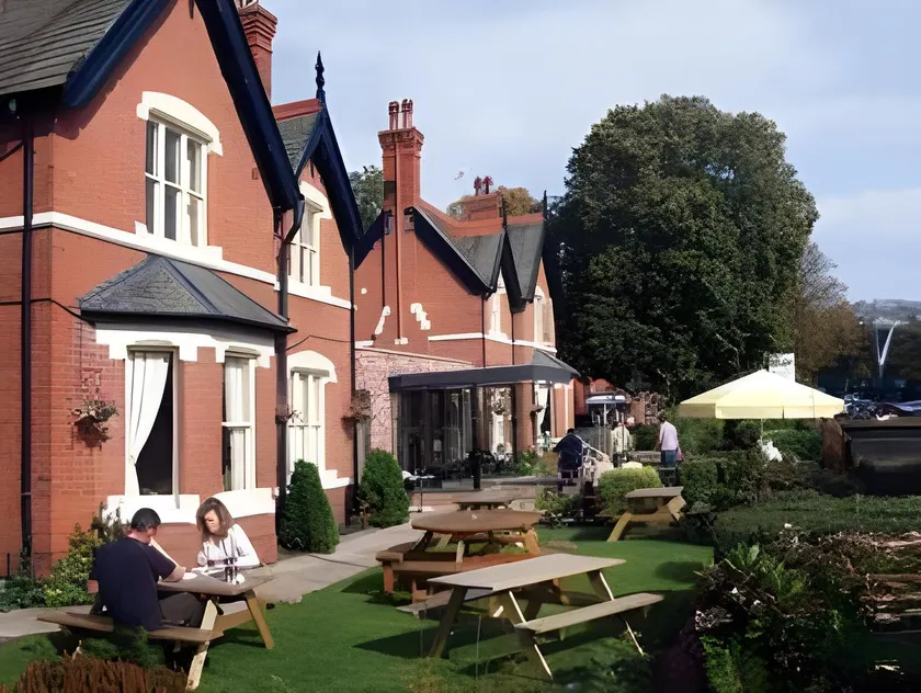 Bawn Lodge - Image 1
