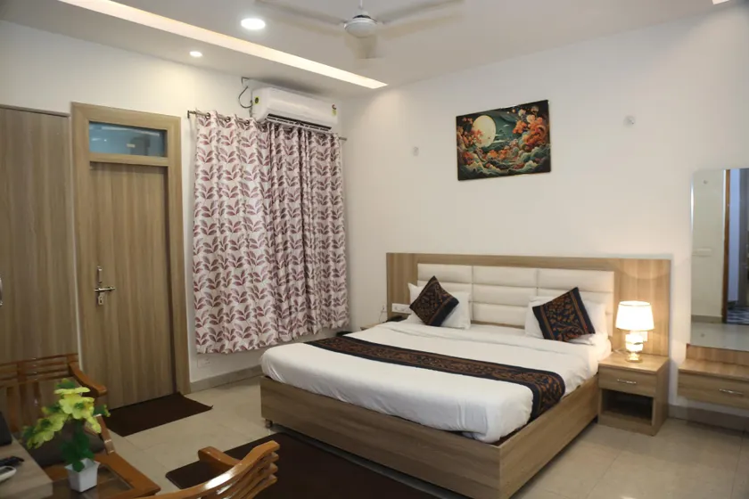 Hotel Silver Bliss - Image 1