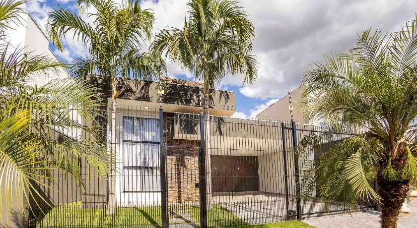 Casa Munique Maringa Com Piscina Ar Condicionado e Churrasqueira - Image 1