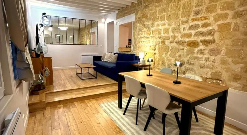 DUPLEX SUBLIME ET LUMINEUX au CENTRE VILLE 10 minutes de Paris Parking privée souterrain - Image 1
