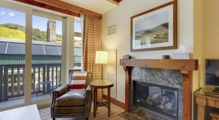 374 Lodge At Spruce Peak Ski In Ski In Ski Out King Studio By Stowe Mountain Rentals - Image 1