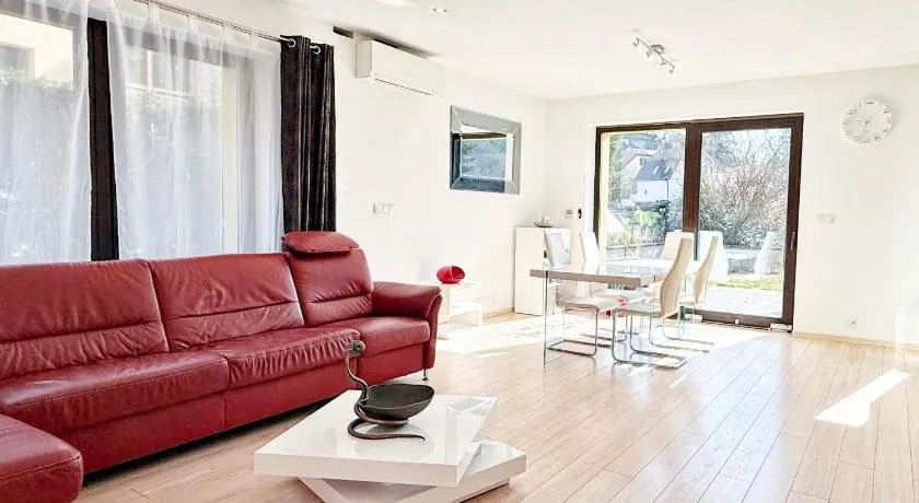 Modern house with heated pool, 20 minutes from the center of Prague - Image 1