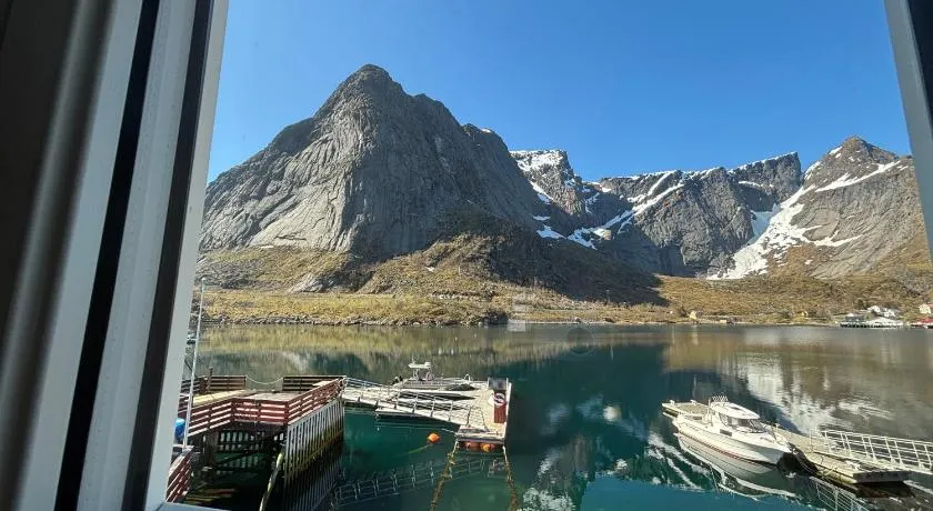 Reinebua - Image 1