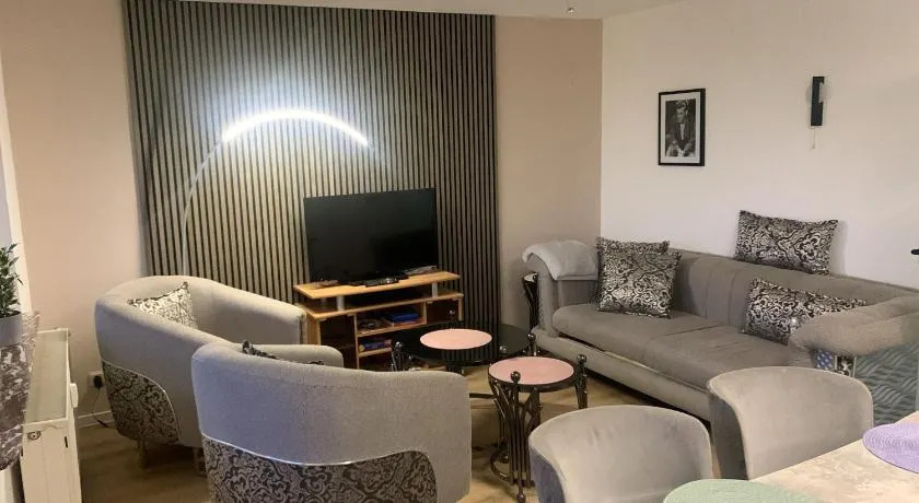 Großes Juwel-Monteurzimmer-Privatzimmer - Image 1
