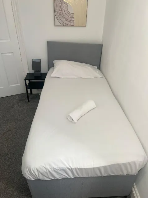 Cosy 4 bed House - Image 1