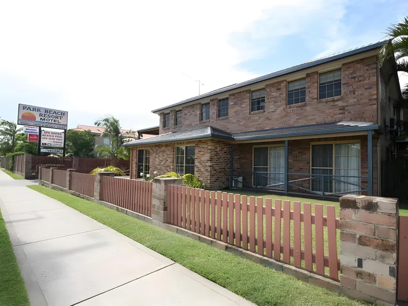 Park Beach Resort Motel - Image 1