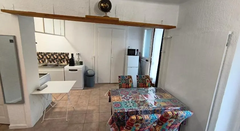 Apppartement dans maison avec terrasse plein sud , Netflix, parking et fibre - Image 1