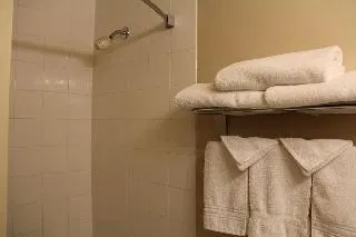 Howard Johnson Inn Yorkton Sk - Image 1