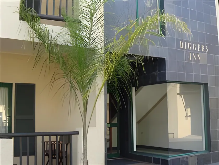 Diggers Inn - Image 1