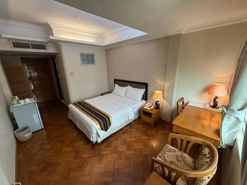 Grand Laurel Hotel - Image 1