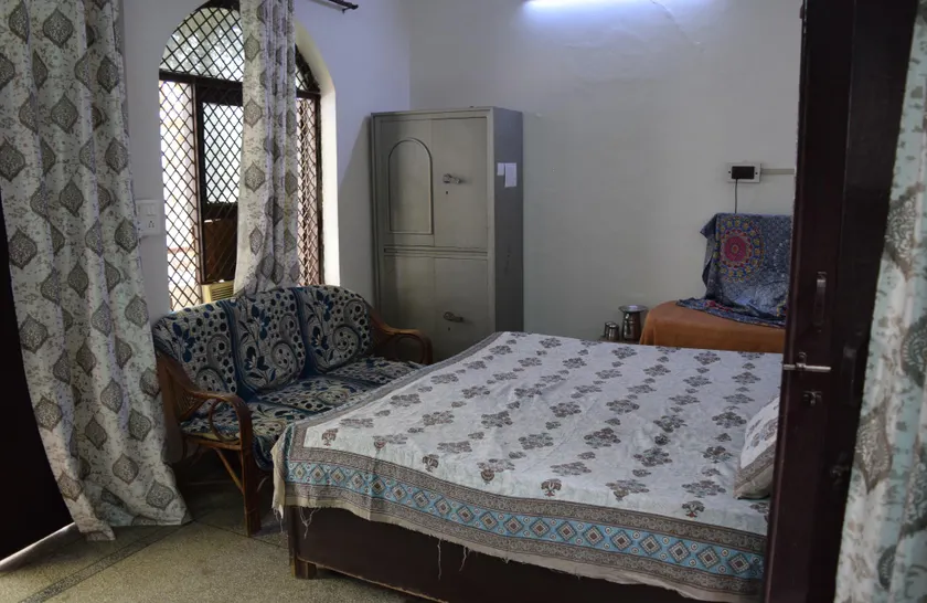hive homestay - Image 1
