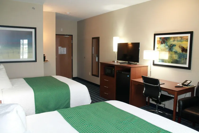 Brookstone Lodge & Suites - Image 1