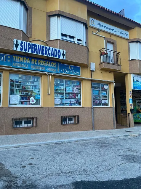 Hostal y Apartamentos la Vereda - Image 1