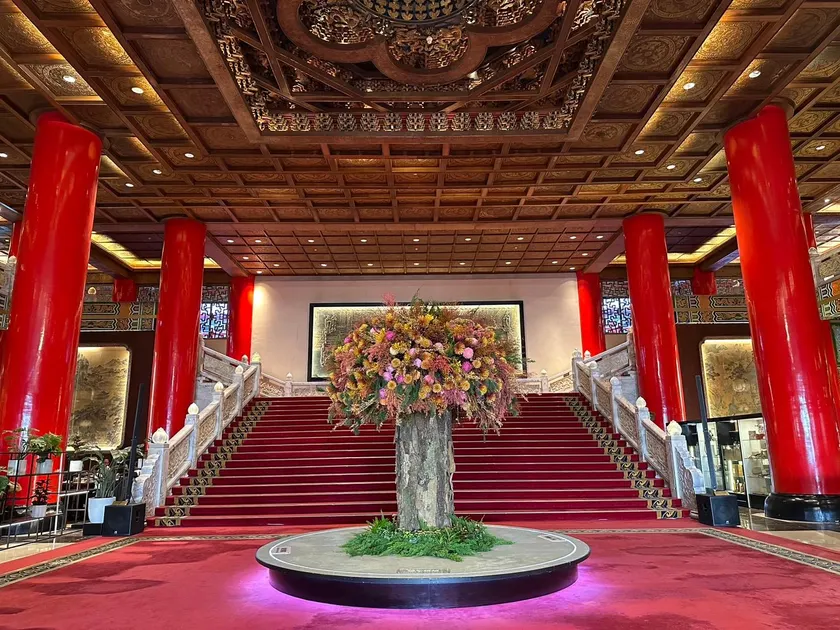 Grand Hotel - Image 1