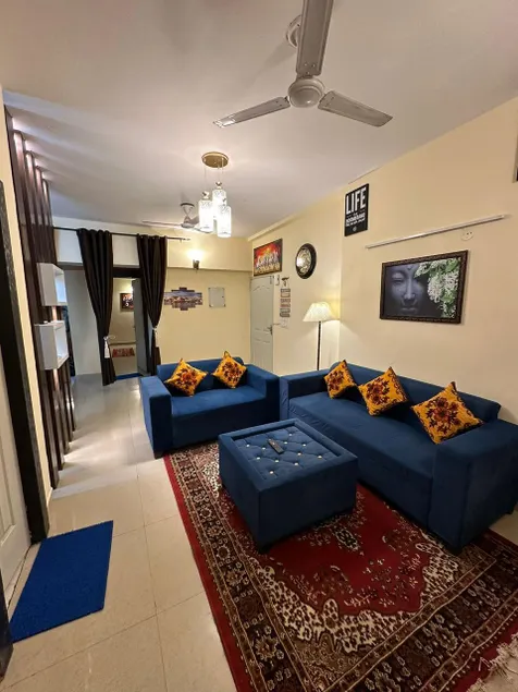 Royale Ambience - Image 1