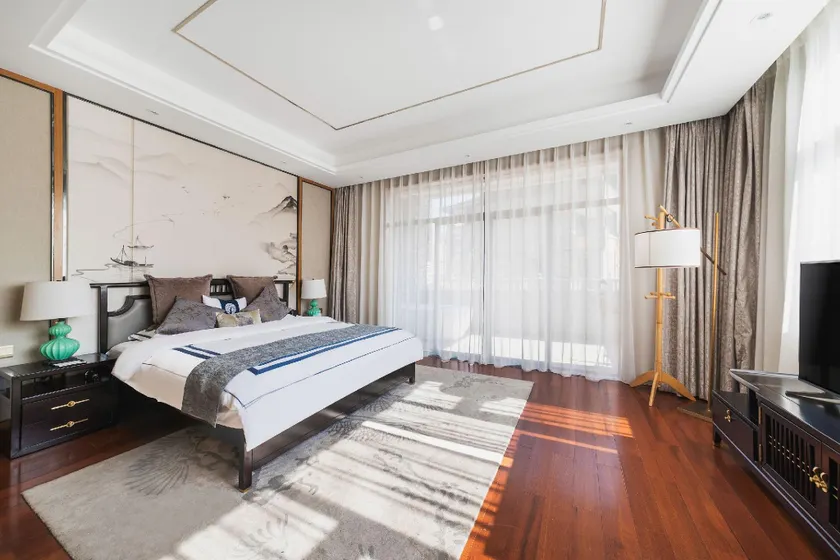 Yue Four Season Resort Center - Image 1
