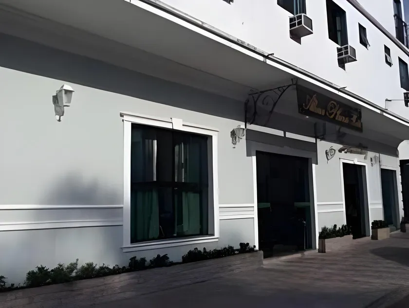 Alzira Plaza Hotel - Image 1
