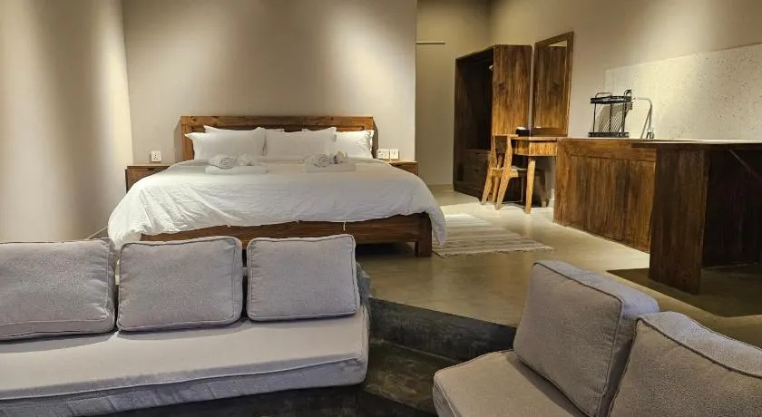 Hotel Blossom - Image 1