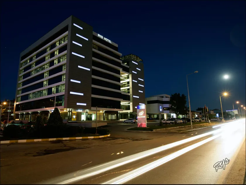 RYS Hotel - Image 1