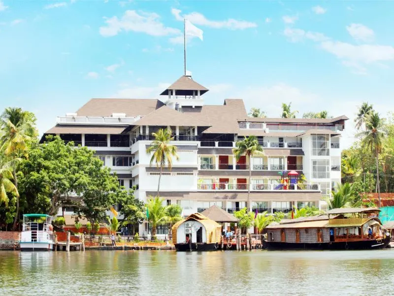 Hotel All Season - Image 1