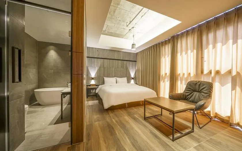 Hotel CL - Image 1