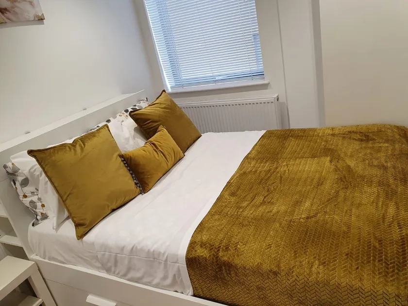 Reading City-Vew Apartment - Image 1