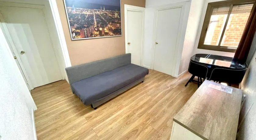 Gran apartamento nuevo de 3 Hab, a 1 minuto del metro HBB - Image 1